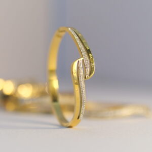 the vague cuff