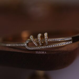 the elaris cuff